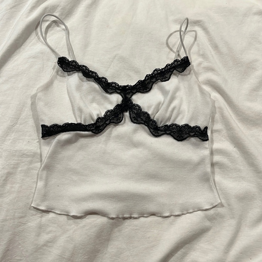 SHEIN Lace Cropped Tank